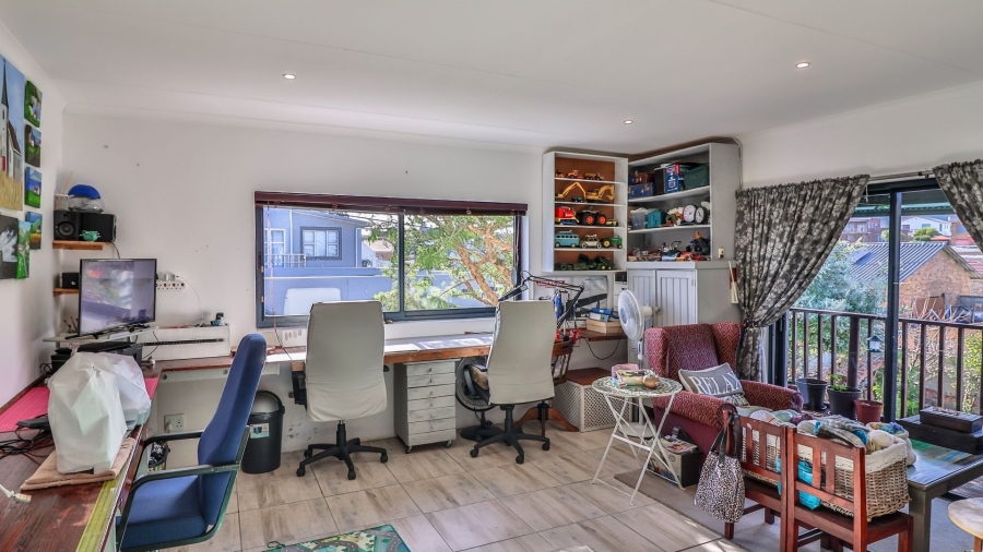 6 Bedroom Property for Sale in Franskraal Western Cape